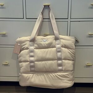 NWT Wilo the Label - Puffer Gym Bag (Clay)